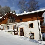 Haus Gandler Apartment