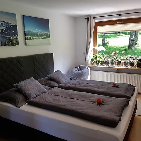 Haus Gandler Апартаменти *